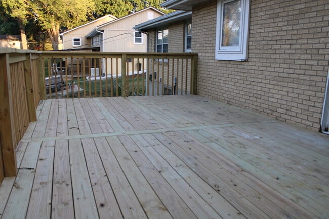 Building Photo - Move in Special - 4 Bedroom and 3 full bat...