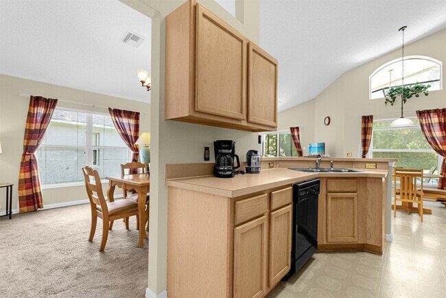 Building Photo - 1061 Lake Berkley Dr