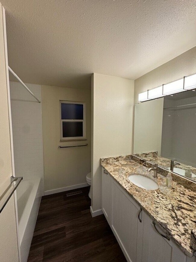 Building Photo - 1414/1416 Terry Street