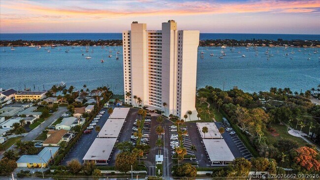 Building Photo - 5200 N Flagler Dr