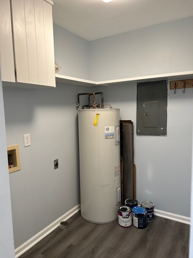 Building Photo - 2319 Boardwalk Ave