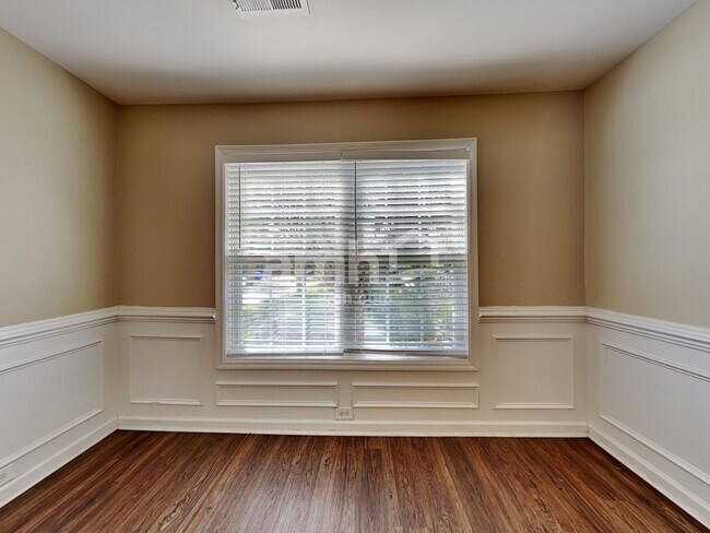 Building Photo - 1520 Arden Court