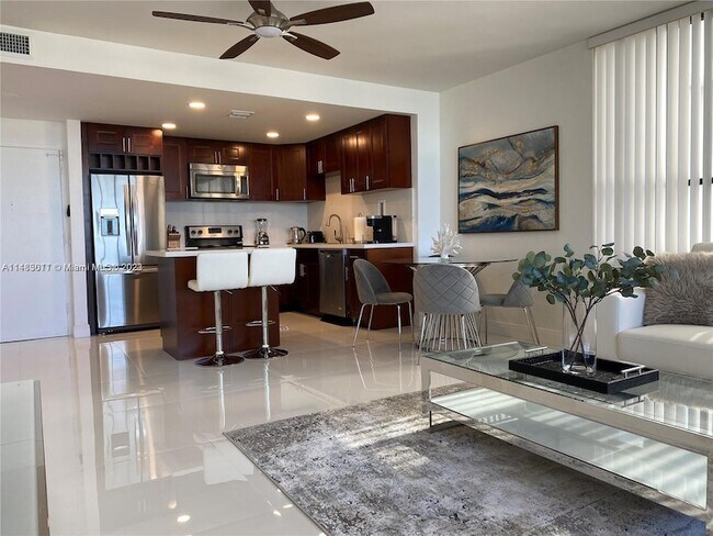 Building Photo - 3505 S Ocean Dr