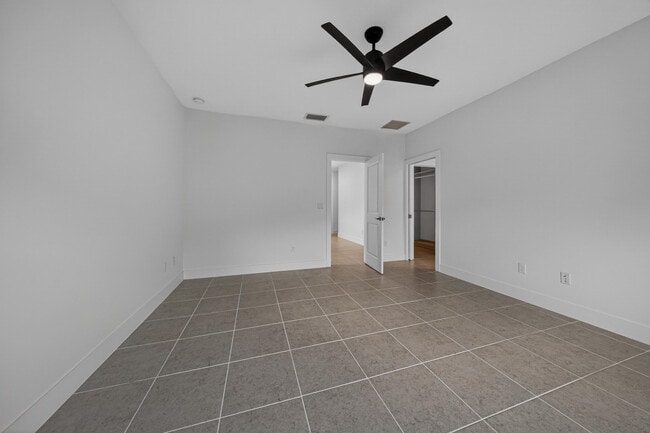 Building Photo - 1817 Sanderling Dr