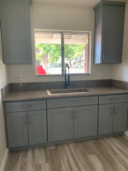 Building Photo - 4302 Muscatel Ave