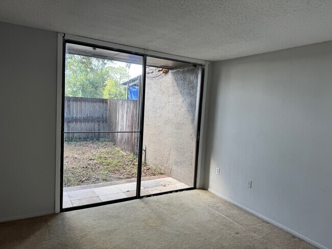 Building Photo - 717 SW 75th St