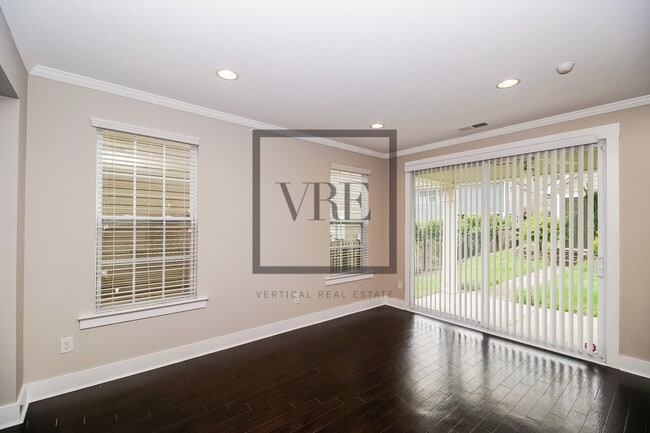 Building Photo - 2307 Double Oaks Rd