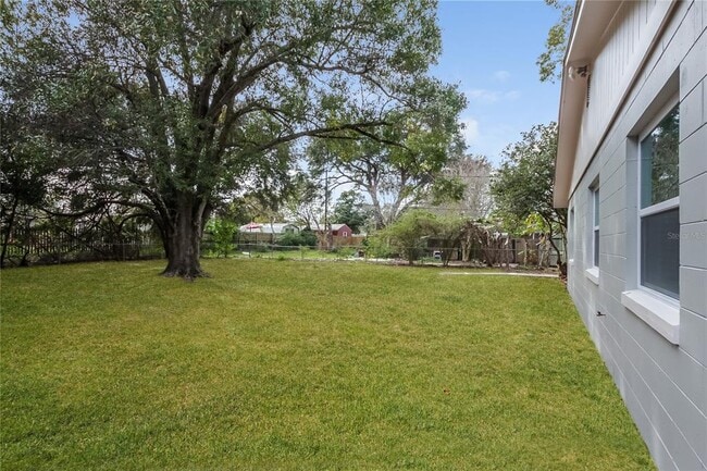 Building Photo - 5312 Wren St