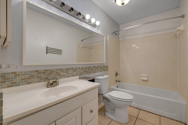 Building Photo - 2471 Talco Hills Dr