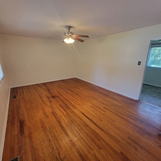 Building Photo - 2 Bed, 1 Bath House-Cookeville City Limits
