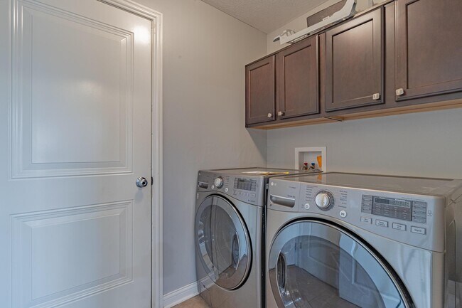 Building Photo - 6003 Bell Classic Dr