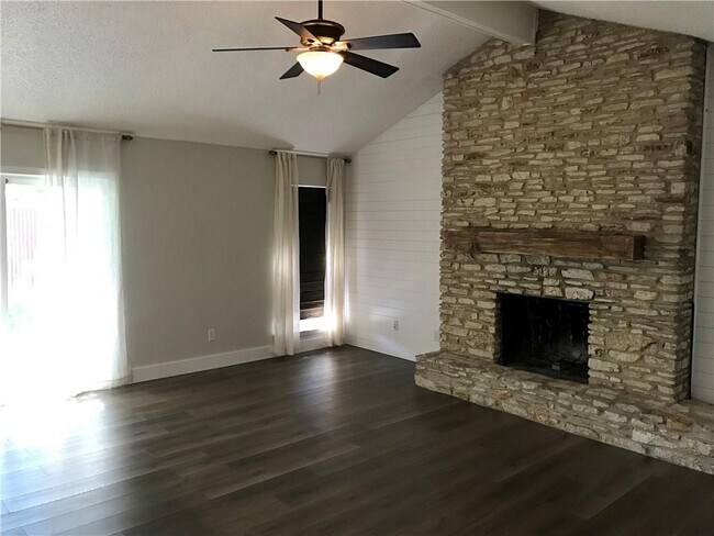 Building Photo - 3406 Valley Pike Rd