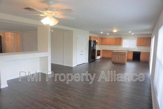 Building Photo - 1153 Elderberry Dr