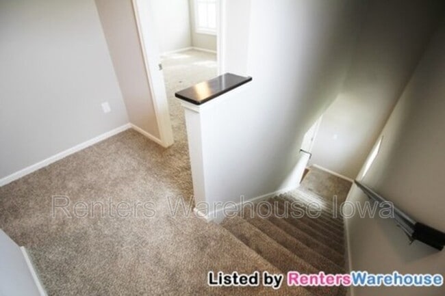 Building Photo - 9155 Coneflower Dr