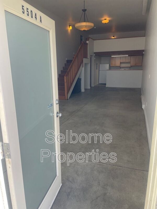 Building Photo - 5504 San Pablo Ave
