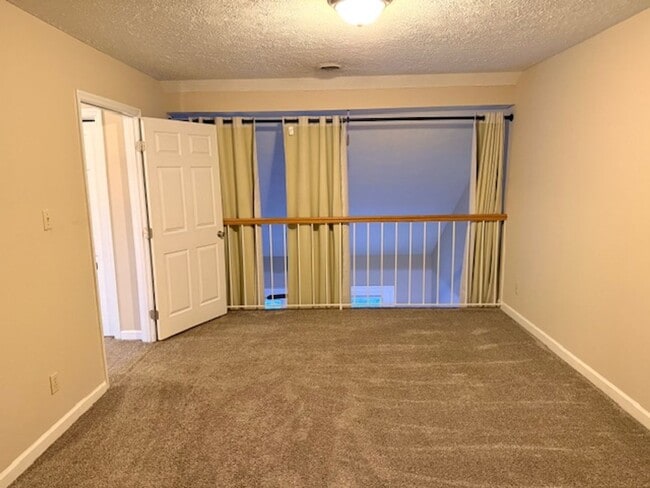 Building Photo - Maryville 37803 - 3 bedroom condo with bonus room - Call Troy Adams (865) 233-6949