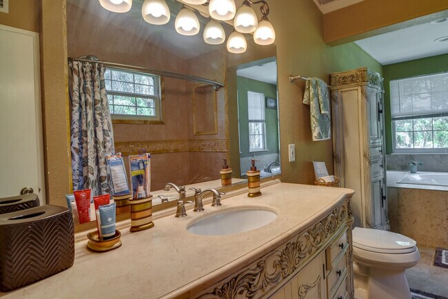 Building Photo - 2960 58th Ave S