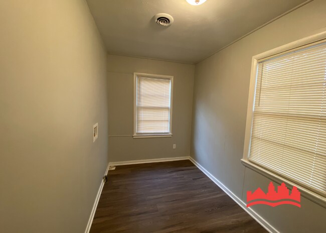 Building Photo - 1756 Cleoford Ave