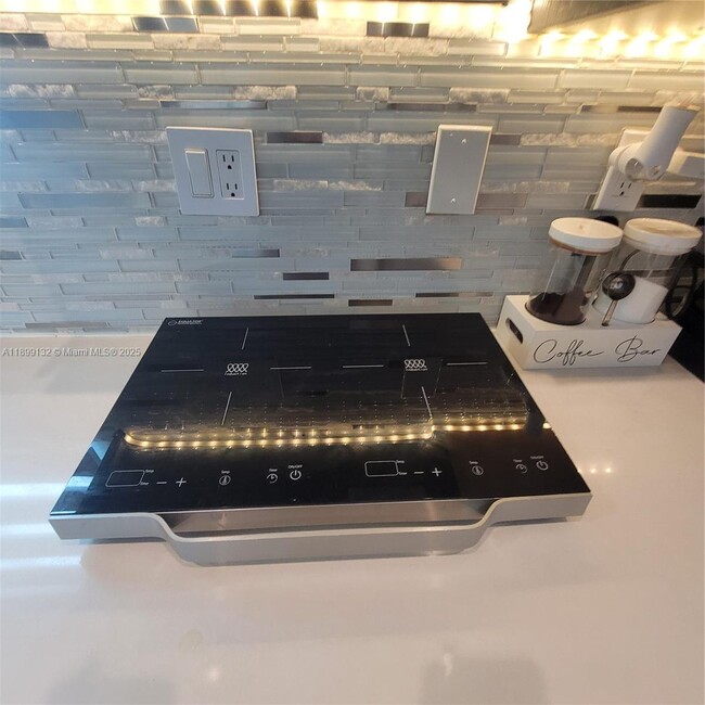 Building Photo - 10435 NW 66th St