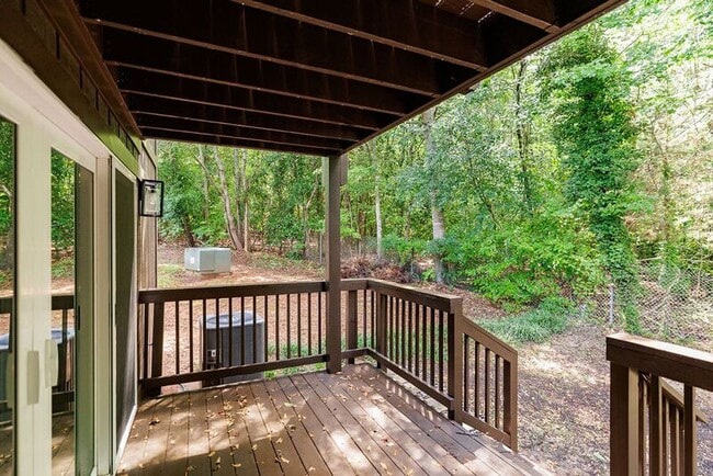 Building Photo - 134 Fernbanks Ct