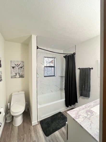 Bathroom - 214 E Cleburn St