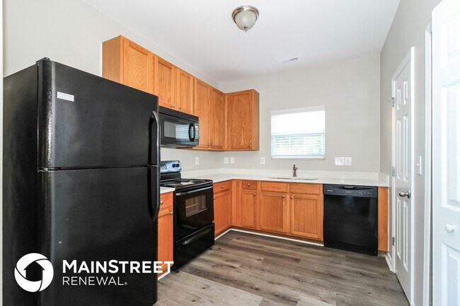 Building Photo - 2104 Lauren Woods Dr