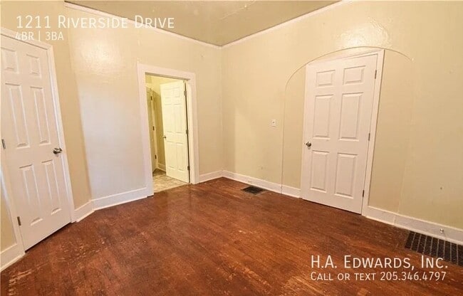 Building Photo - 1211 Riverside Dr