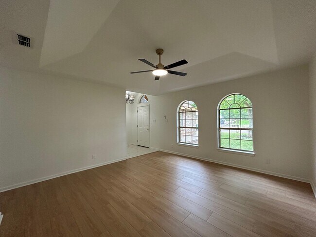Building Photo - 126 Knoll Ave