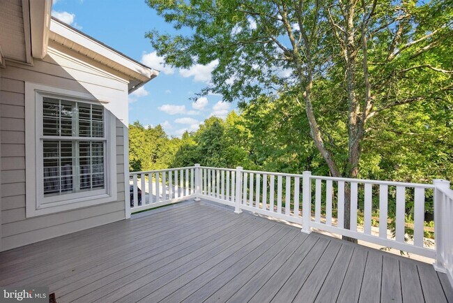 Building Photo - 563 Gramercy Ln
