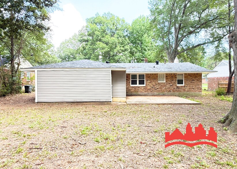 Building Photo - 4801 Dianne Dr