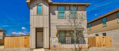 Building Photo - 208 Lake Ct