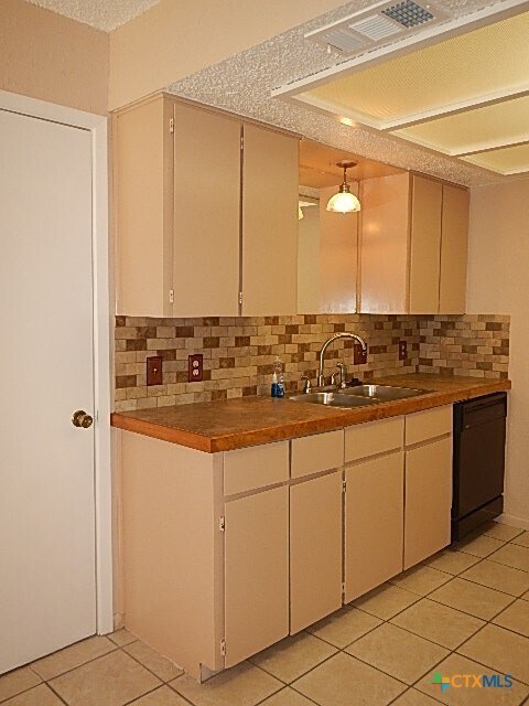 Building Photo - 2608 Tracey Cir