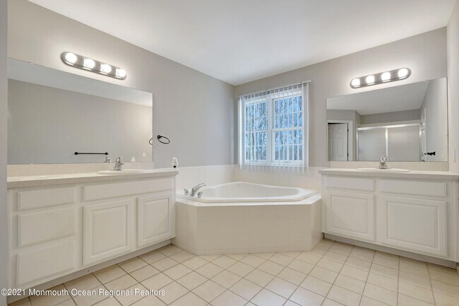 Building Photo - 44 Smock Ct