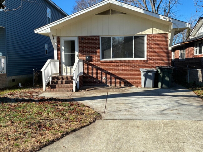 Building Photo - 719 Hemlock Ave