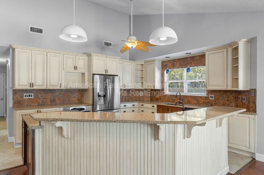 Building Photo - 101 Hands Cove Ln