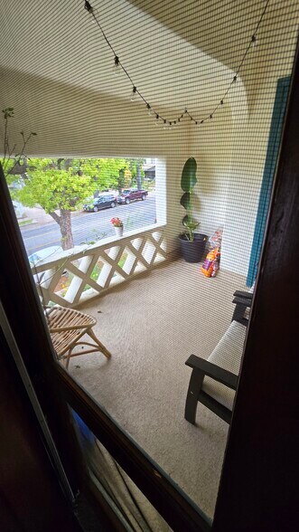 Building Photo - 1288 N Los Robles Ave