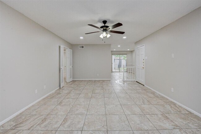 Building Photo - 7900 Westheimer Rd