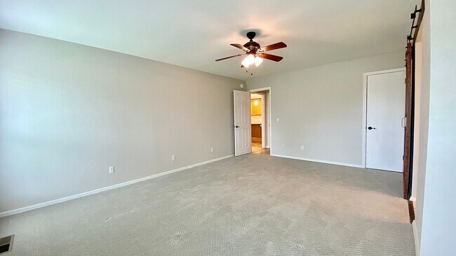 Building Photo - Gorgeous Remodeled Edmond 3 Bed 2 Bath