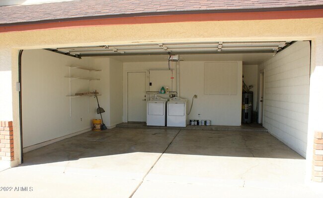 Building Photo - 4148 E Des Moines St