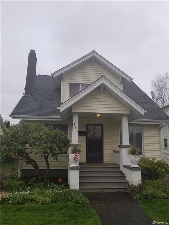 Building Photo - Beautiful 4 Bedroom Home Available in Down...