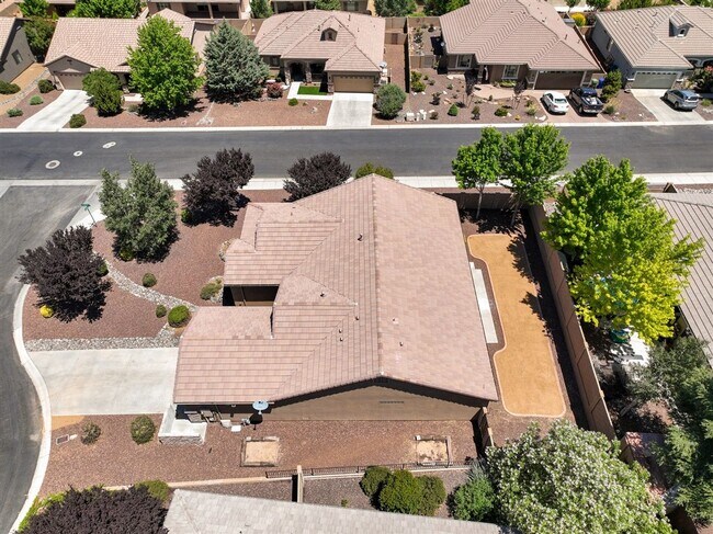 Building Photo - Beautiful 4 bedroom 2 bathroom home in Prescott!