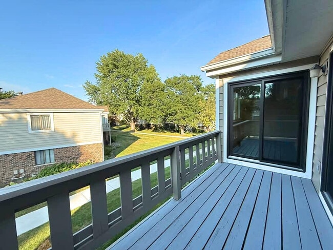 Building Photo - 97 Burr Oak Ln