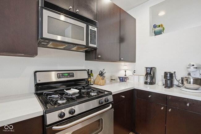 Building Photo - 228 E St Joseph St