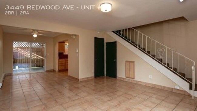 Building Photo - Spacious Townhouse-Style Condo with Privat...