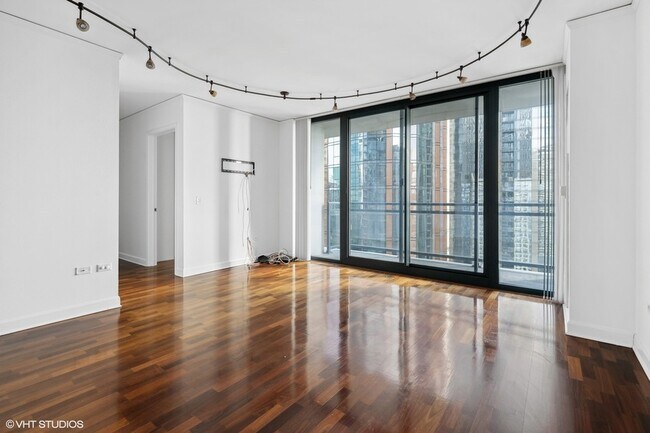 Building Photo - 201 N Westshore Dr