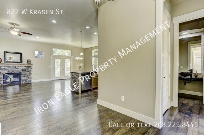 Building Photo - 822 W Krasen St