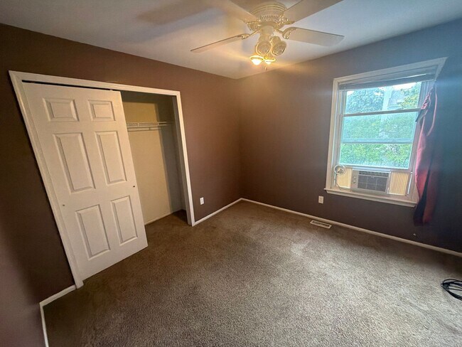 Building Photo - 4-Bedroom Home in Howell