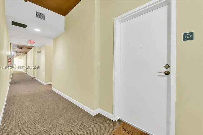 Building Photo - 1350 NW 8th Ct