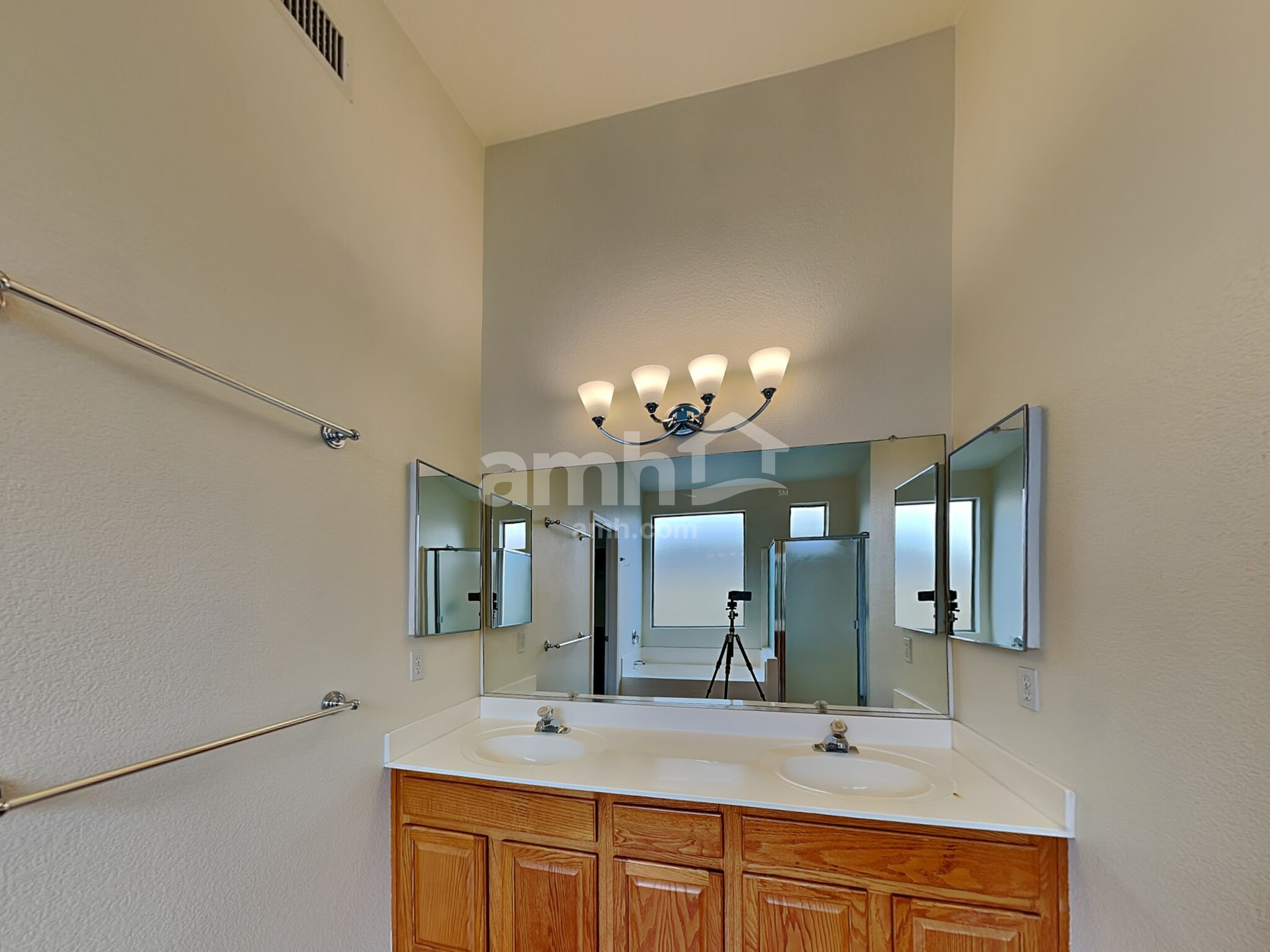 Building Photo - 40738 N Robinson Dr