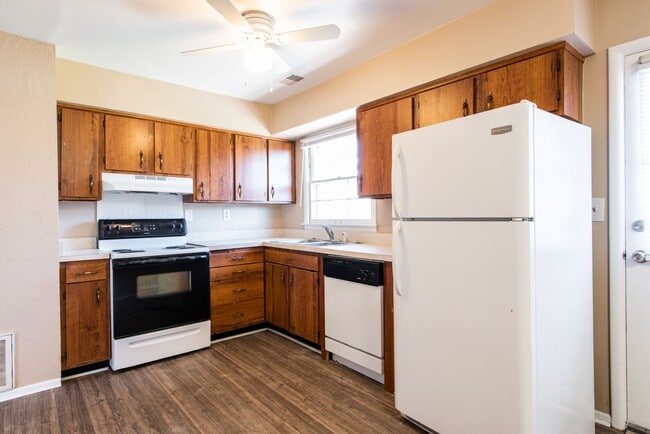 Building Photo - Awesome Home!!!